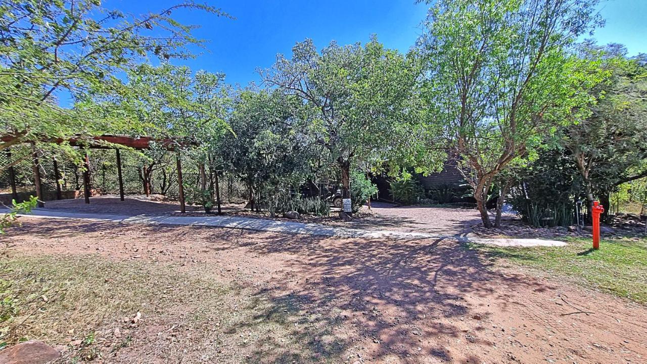 Loskop Serene Bush Cabin Winterkamp Bagian luar foto