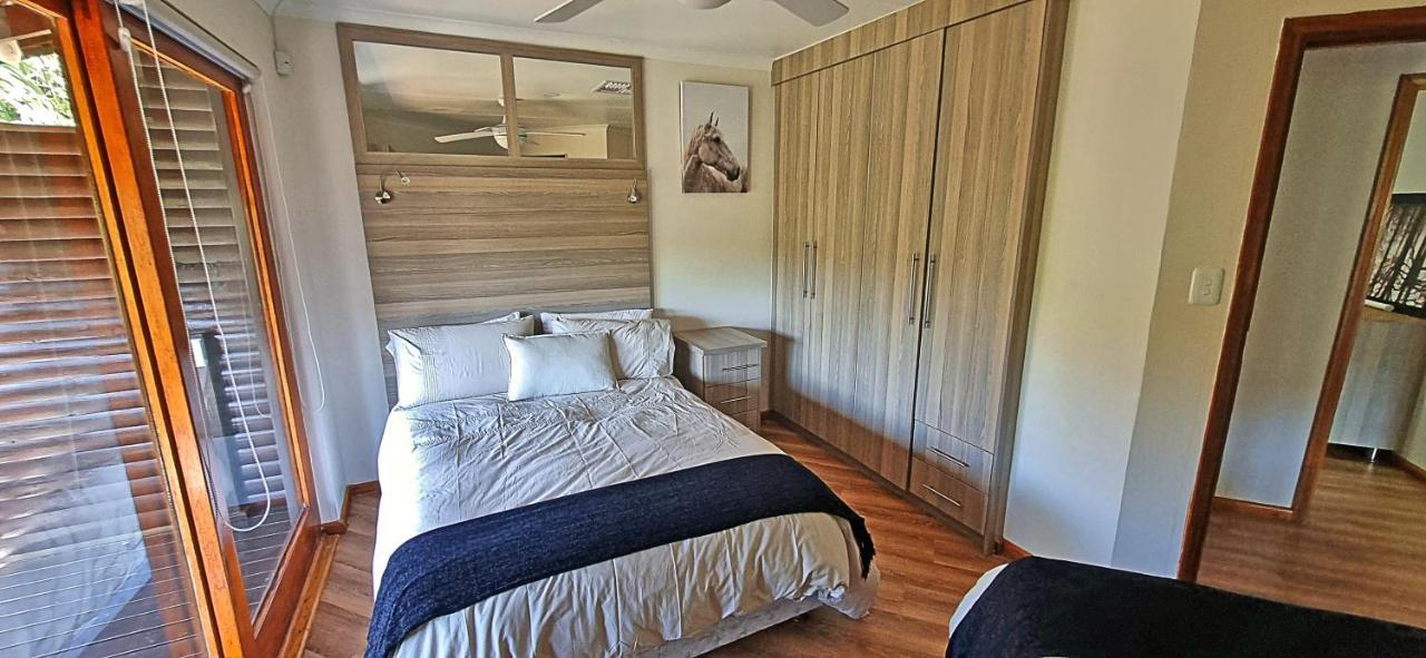 Loskop Serene Bush Cabin Winterkamp Bagian luar foto